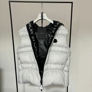 新品未使用品★MONCLER★WESER★ダウンベスト★ライトグレー★0★23〜24年