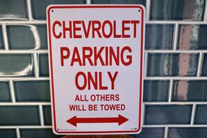 新品　CHEVROLET シボレー　PARKING ONLY 専用駐車場　プラスチックサイン 看板 インテリア 駐車場 カリフォルニア　USDM