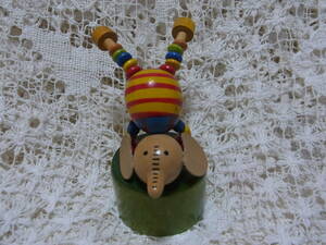 プッシュパペット☆脱力人形　木製　逆立ちゾウさん　ぞう象エレファント　9㎝　マーブルチョコレート足