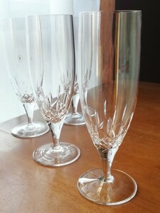 未使用 クリスタル グラス 4客 セット シャンパングラス ワイングラス ビヤーグラス ビア ウォーターグラス 送料込み