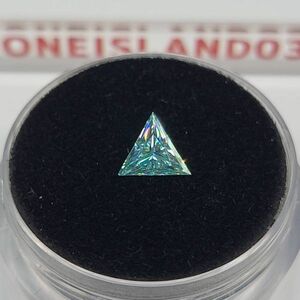 ラボ ダークブルーダイヤモンド 0.6ct トライアングルカット 宝石 希少 輝き 高品質 宝石シリーズ 三角形状 モアッサナイト 証明書付 C688