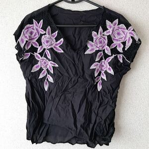 花柄 刺繍 ブラウス フレンチ袖　黒　ローズ　刺繍レース ノースリーブ　半袖