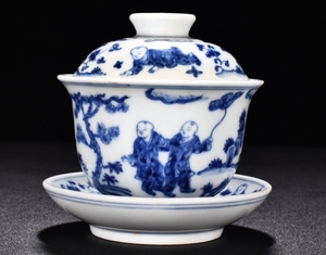 【多寶屋】BL110■ 古美術品！明成化 青花の童子戯紋蓋茶碗 時代物■高さ11ｃｍ直径9.8ｃｍ■