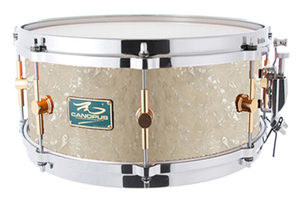 The Maple 6.5x13 Snare Drum Vintage Pearl