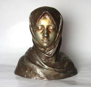 19世紀後期 彫刻家 Jeanne Jozon作 少女の胸像 スカーフを被る少女像 アンティークフランス ヒジャーブ
