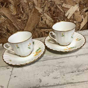 ノリタケ　カップ&ソーサー　スタジオコレクション　2客セット　金縁　花柄　Noritake ホワイト　佐川急便対応のみ