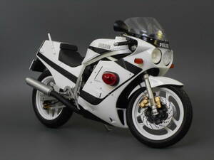 ハセガワ製 1/12 逮捕しちゃうぞ スズキGSX-R750 白バイ仕様　塗装済み完成品