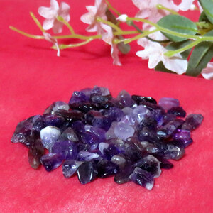 天然石 アメジスト さざれ石 浄化作用 50g 紫水晶 カラーストーン アンティーク パワーストーン 宝石　送料無料