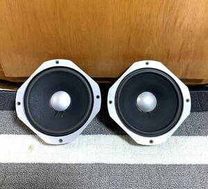 JBL 2115A スピーカーのユニットペア。(動作良好)(新しいウレタンエッジ交換済み)