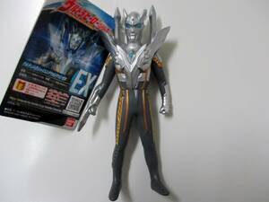 03U092☆ 【タグ付き】　ウルトラヒーローシリーズ　EX ウルティメイト シャイニング ウルトラマン ゼロ　ソフビ 円谷 BANDAI バンダイ