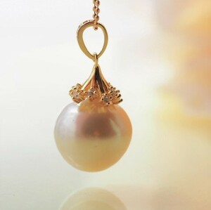 【大珠】１４ｍｍ　南洋真珠　自然色　白蝶パール　ペンダント
