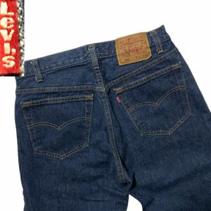 漢が持っているのは USA製 Levi’s 501 W32 ストレート メンズ ジーパン デニム 501 紙パッチ 濃紺 デニムパンツ 501-0115