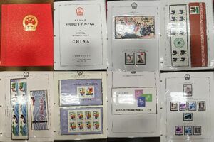 #9357 中国切手アルバム　ボストーク 1981～1984　欠品あり　透明マウント収納 コレクション 現状品