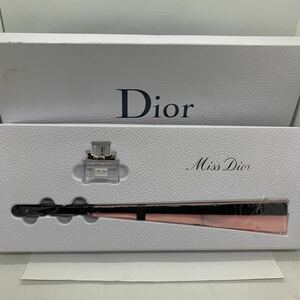 香水　Christian Dior クリスチャンディオール 扇子とミニ香水　ファン　ギフトセット　221237