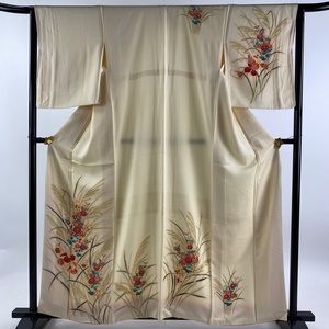 付下げ 身丈160cm 裄丈64cm M 袷 菊 草花 ぼかし ベージュ 正絹 優品 【中古】