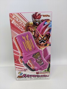 新品 仮面ライダーエグゼイド DXノックアウトファイター2ガシャット