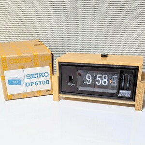 未使用 長期保管品 1976年当時物 SEIKO DP670B セイコー パタパタ時計 木製パタパタ時計 目覚まし時計 置き時計 DP670B 通電動作確認済み