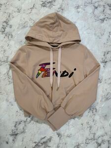 FENDI プルオーバー パーカー 