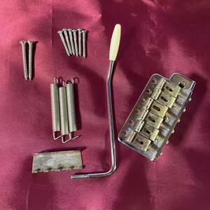 FENDER ( フェンダー ) Pure Vintage Stratocaster Tremolo Assembly