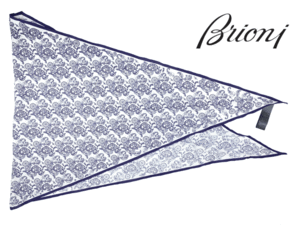 ブリオーニ Brioni O3UG00 P8083 9040 ロゴ入り ホワイト系地 ネイビー系 ペイズリー柄 コットン 大判 ダイヤ形 スカーフ