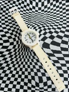 【NIXSON 】THE GOGO 腕時計　ホワイト