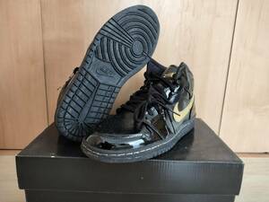 【送料無料】Nike Air Jordan 1 Retro Mid Black Metalic Gold 25.5cm 136085-070 デッドストック