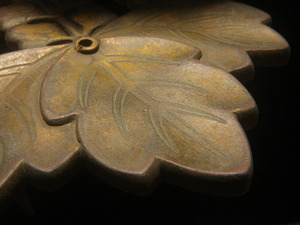 時代品　古材　古い建築金物　185g　家紋　古金具　銅鋳物　歴史　五三の桐　豊臣 秀吉