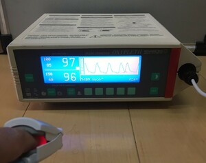 フクダ電子 パルスオキシメーター リユースセンサー3つ バッテリー20分 血中酸素飽和度 spo2 生体情報モニター 医療 病院 モニタリング