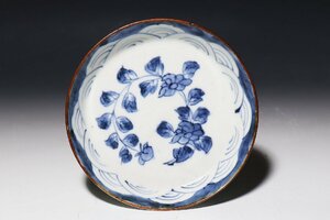 【桃】古伊万里：染付青海波に花紋様小皿