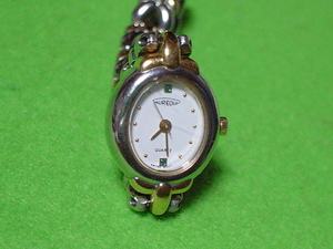 珍品　デザイン　オレオール　SWISS　女性用腕時計　楕円型　ホワイト