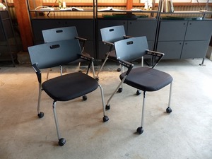 在庫あり｜vitra（ヴィトラ）スタッキングチェア4脚セット｜ミーティング/会議用｜チェア・椅子・キャスター