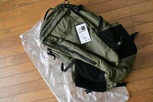 未使用に近い karrimor(カリマー) ALTAIR 25(アルタイル 25） カラー：Olive タグ・元袋付　バックパック　リュック