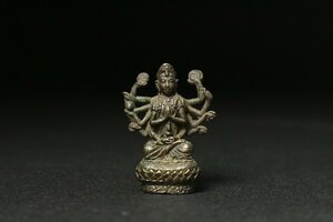 時代金工美術 仏像 千手観音 重量約17.8g 懐中仏 古銅 携帯仏 豆物 仏教美術 仏具