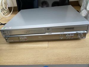 A83 Panasonic パナソニック VHS/DVD/HDDレコーダー DMR-E250V 2005年製