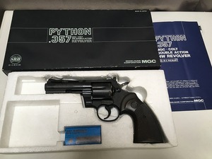 MGC　コルトパイソン　4インチ　COLT PYTHON 357MAGNUM　リボルバーモデルガン　カートリッジ付き　ハンドガン　SPG　現状品