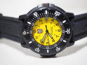 LUMINOX ルミノックス SWISS QUARTZ 200 METERS クォーツ腕時計　（稼働品）
