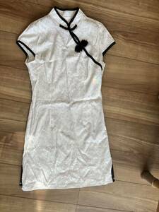 【美品】チャイナドレス ワンピース 白 半袖 コスプレ mサイズ