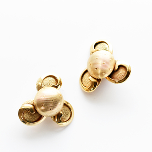 Vintage 1950’s　circular shape　goldmetal　earrings