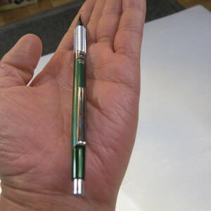 昭和レトロ　シャープペンシル　0.4mm　ぺんてる　Pentel　日本製　緑　凹み有　長さ14.8cm重さ21g　古道具やi (アイ)