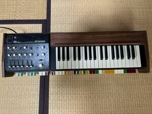 シンセサイザー Roland SH-1000