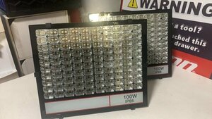 【2個セット屋外防 塵防水!!】LED投光器 100W 防犯ライト 薄型 高輝度 500W相当 5000LM 昼光色 省エネ AC85-265V 昼光色コード3m　0420