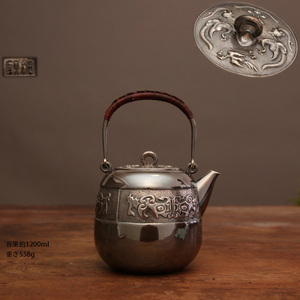 古銀 茶壺 「純銀鏨刻饕餮鳳桶型提梁壺」 銀瓶 煎茶 湯沸 急須 茶道具 南鐐 金工 茶器 時代物 LT-091257