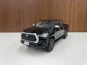 1/30 トヨタ 新型ハイラックス HILUX 後期 最新モデル　非売品 カラーサンプル ミニカー　アティチュードブラックマイカ