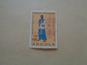 アンゴラ切手　1957年　アンゴラの人々　Piper　笛を吹く人　　0.10