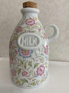 昭和レトロ　PEACE 陶器　ミルクピッチャー ミルクポット 牛乳入れ　花柄　インテリア　置物　花瓶　フラワーベース　食器　アンティーク