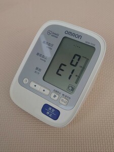 【動作未確認】本体のみ OMRON オムロン 自動血圧計 HEM-7220 自動電子血圧計