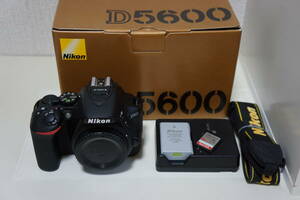 ニコン Nikon デジタル一眼レフ D5600（美品）ショット数（1,402)