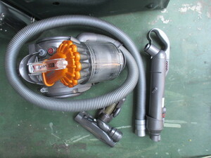 dyson　ダイソン　サイクロン式掃除機　　　（E）