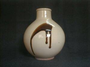 落款　「井」　伝統釉薬　飾り壷　21x16cm　1.2kg　陶器製置物
