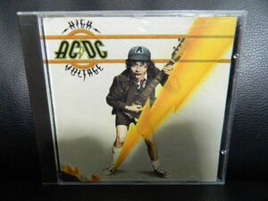 (30)　 AC/DC　　 / 　　HIGH VOLTAGE　 　　日本盤　　歌詞カード、日本語解説ありません。ジャケ、経年の汚れあり